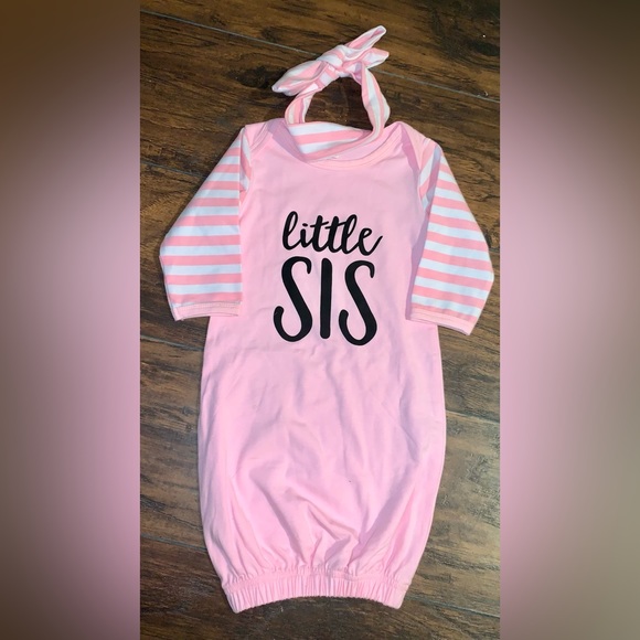 NEW!
“ Little Sis” Sleeper Gown W/ Matching Headband • - Picture 3 of 3